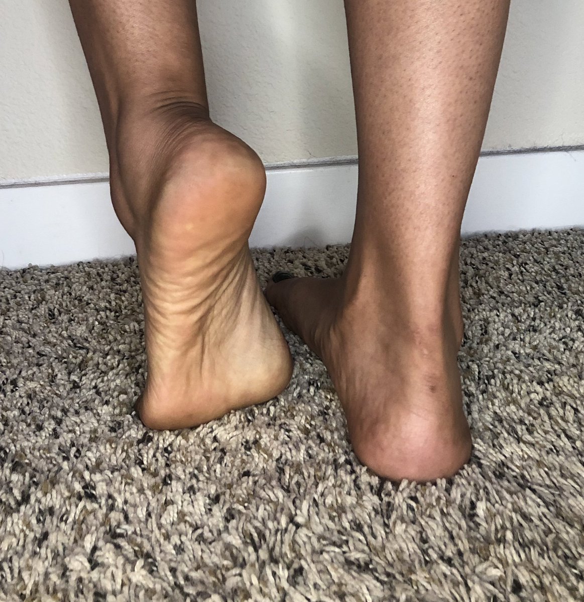 SofiaTenToes's tweet photo. selling pics &amp; vids! dms open! 🤗🤗
i have a lovely video of painting my nails last night! 👀🔥
I DO CUSTOMS 💖 https://t.co/BXxyqaUEcD