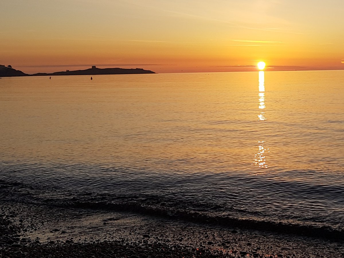It is now safe to swim at Killiney and Whiterock Beach. 

The results indicate that White Rock and Killiney Beach Bathing Water has returned to normal at both locations. 

Further details here: dlrcoco.ie