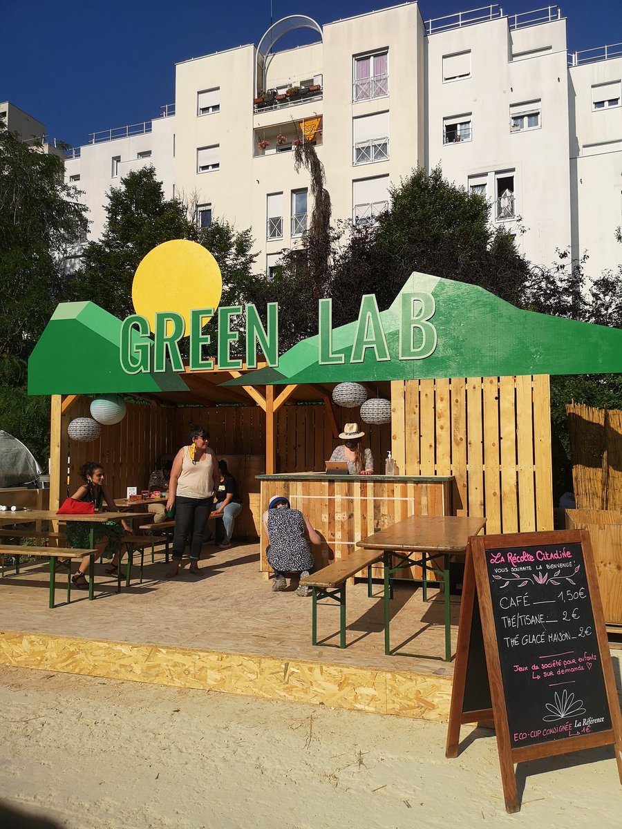 Les_Canaux's tweet photo. 💡🍀 Au programme : des stands pour découvrir des projets à impact, un espace bar, des foodtrucks, une conférence sur le thème de l'économie légère, un espace de jeux, des projections de court-métrages... #Wonderland https://t.co/B7r85p16za