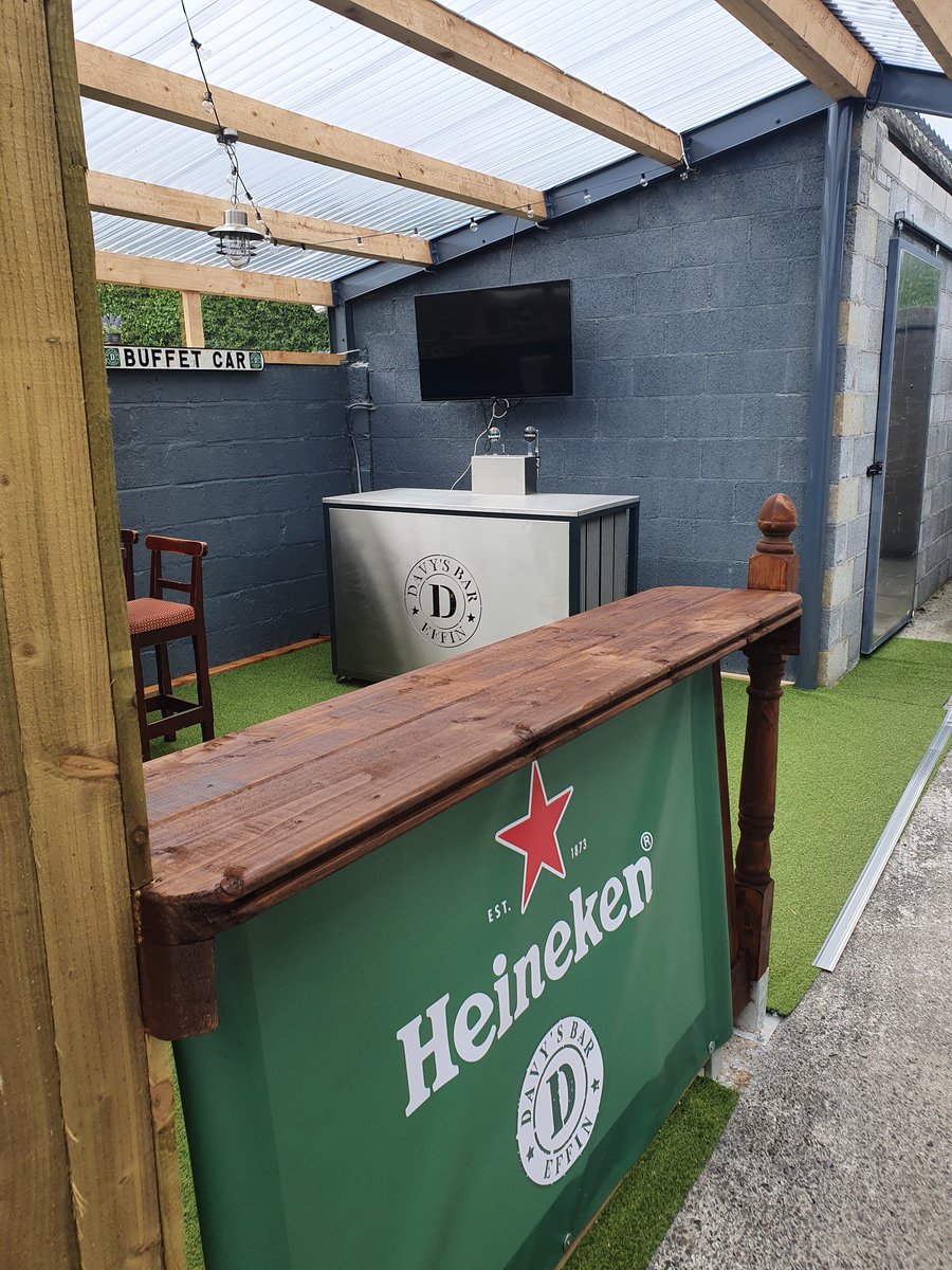 Davysbareffin's tweet photo. @liamgallagher Liam. You are welcome for a few pints in our bar here in Effin.. https://t.co/7u9tceRbG3