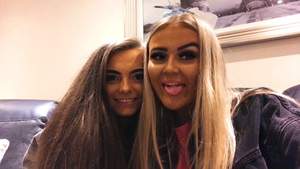 Ciaraathomsonn's tweet photo. happy birthday @MillieBowmannn, hope you’ve had the best day love and miss you gorgeous🤍🤍 https://t.co/KP65SzN1rW