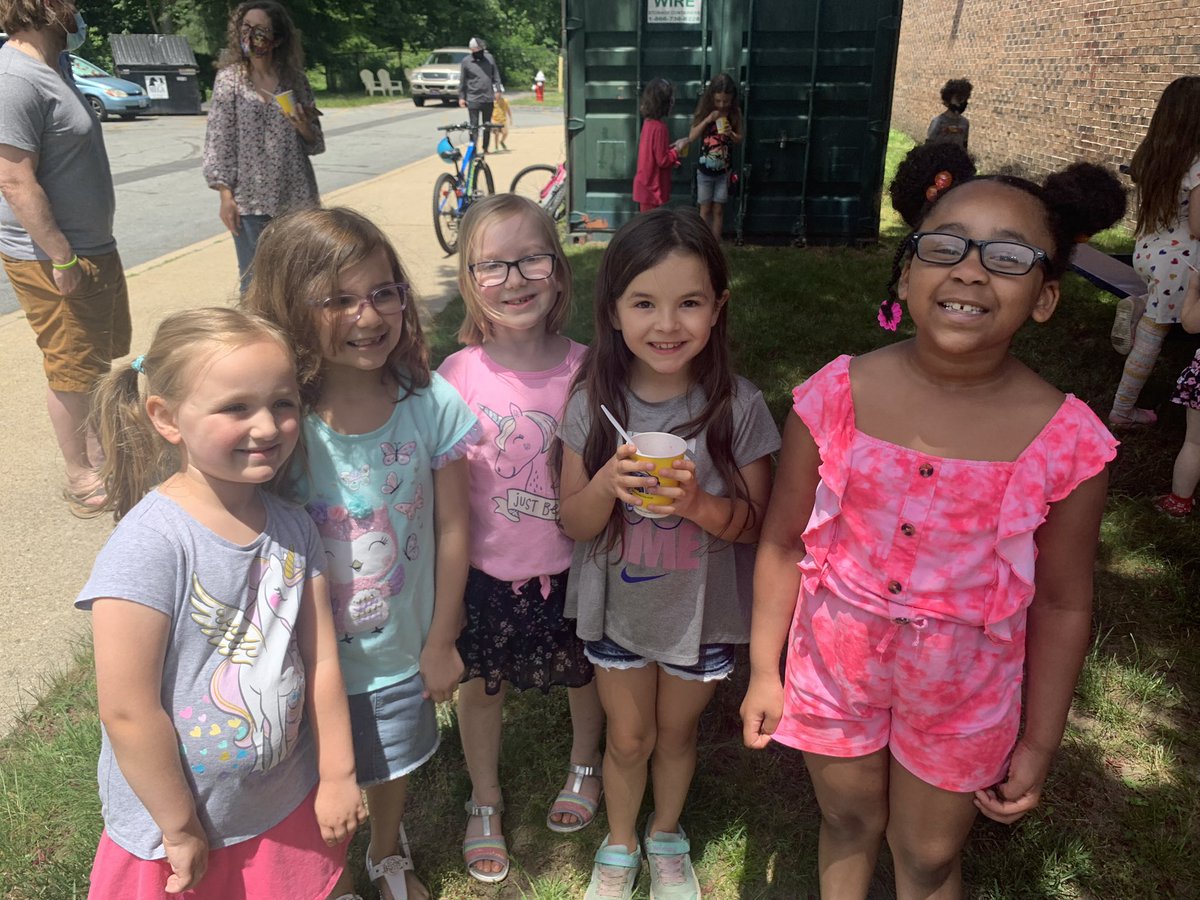 eml8reducator's tweet photo. Doesn’t get better than this ❤️❤️❤️ 
I got to see my friends laughing and playing together 😍 https://t.co/Fk2nXk4kCB