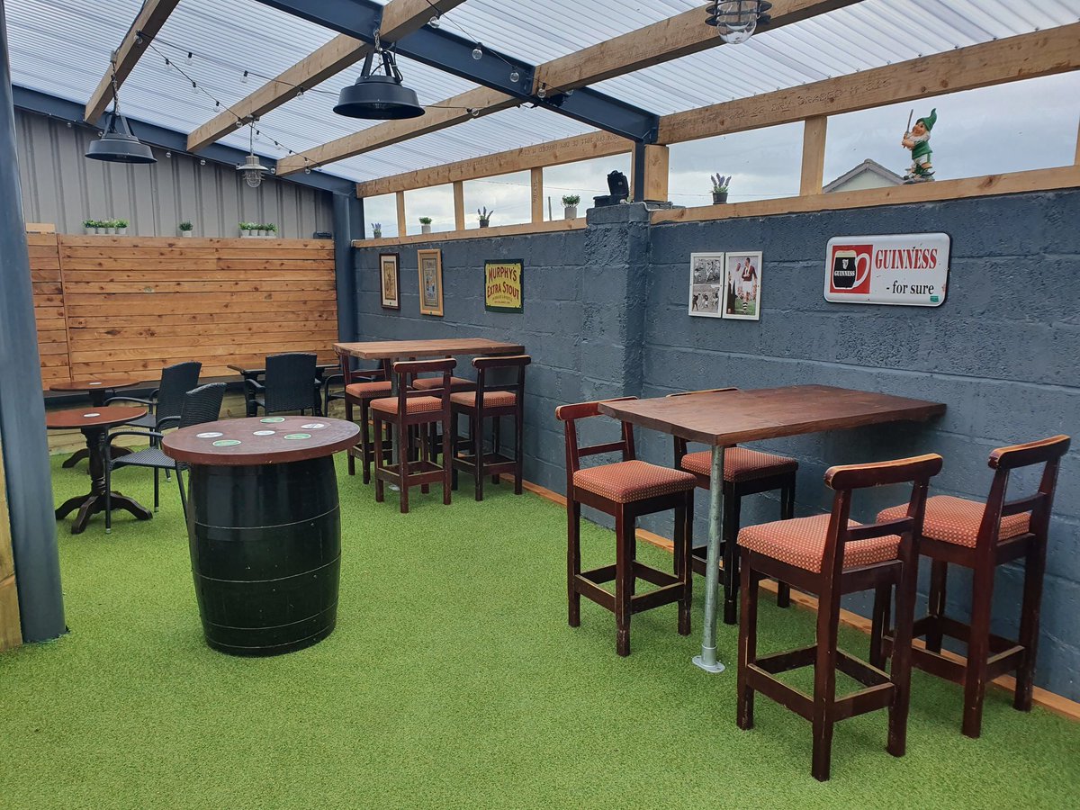 Davysbareffin's tweet photo. Some shots of our new outside beer garden.. great yo be back open.. https://t.co/DxK4Fyhc2s