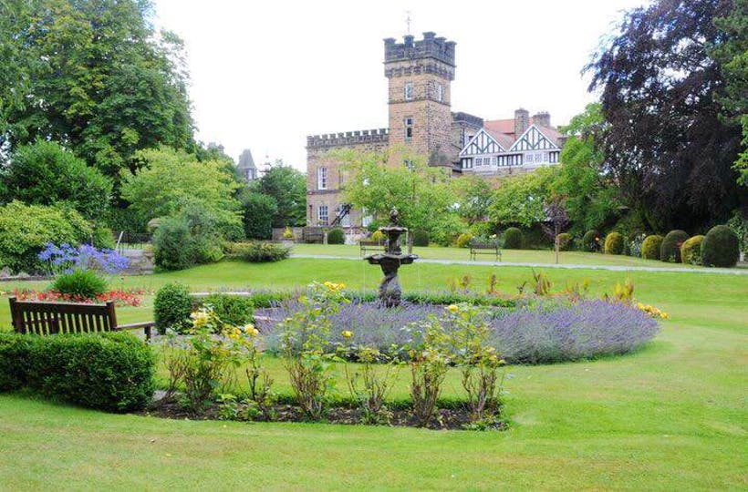 MrsJRenfrew's tweet photo. Trip out over the road with a year 10 pupil today to look at the plans for the new care home &amp; talk work experience opportunities! It's going to be amazing, was where I got wed though! 🤍 #WorkExperience #GroveHouse #SpringfieldHealthCare  #CommunityProject @SpringwellHarr1 https://t.co/yN1d7vSKQO