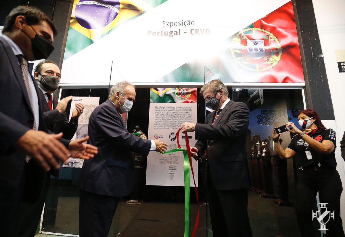 Vasco comemora Dia de Portugal em São Januário 💢🇧🇷🇵🇹

Confira todos os detalhes em nosso site oficial: vasco.com.br/vasco-comemora…

📸: Rafael Ribeiro/Vasco

#VascoDaGama