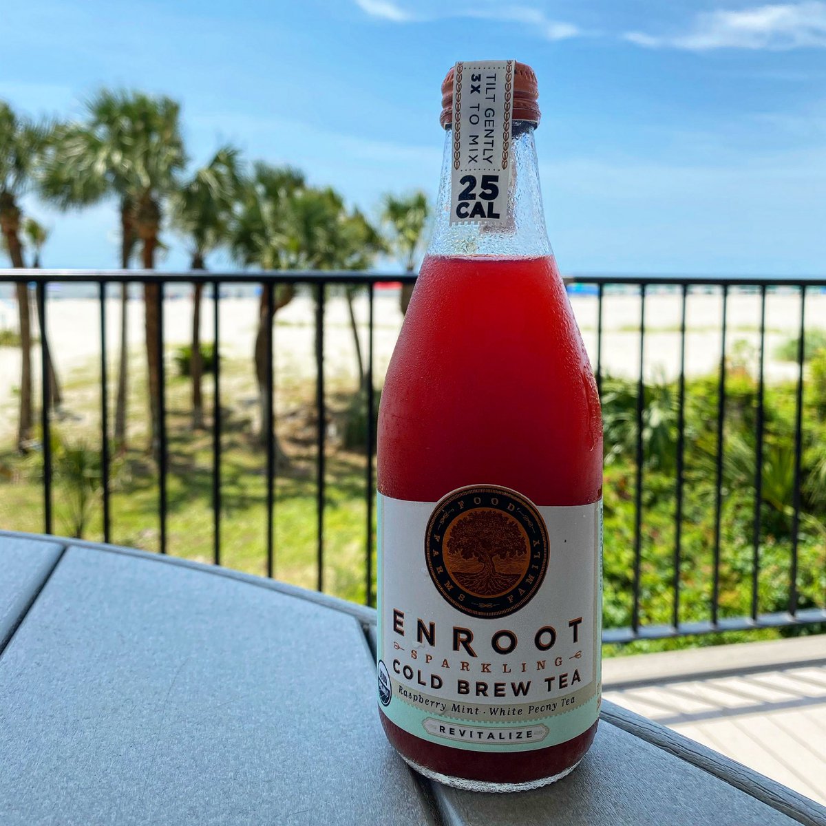 chefbillyd's tweet photo. The perfect drink for a hot day at the beach. @drinkenroot was created w/ help from @beardfoundation &amp; 12 award winning chefs from around the US. Sustainably sourced w/ organic ingredients &amp; created by chefs for a smooth, delicious taste. Cheers!
#chefpartner #drinkenroot https://t.co/N1TSCW7yih