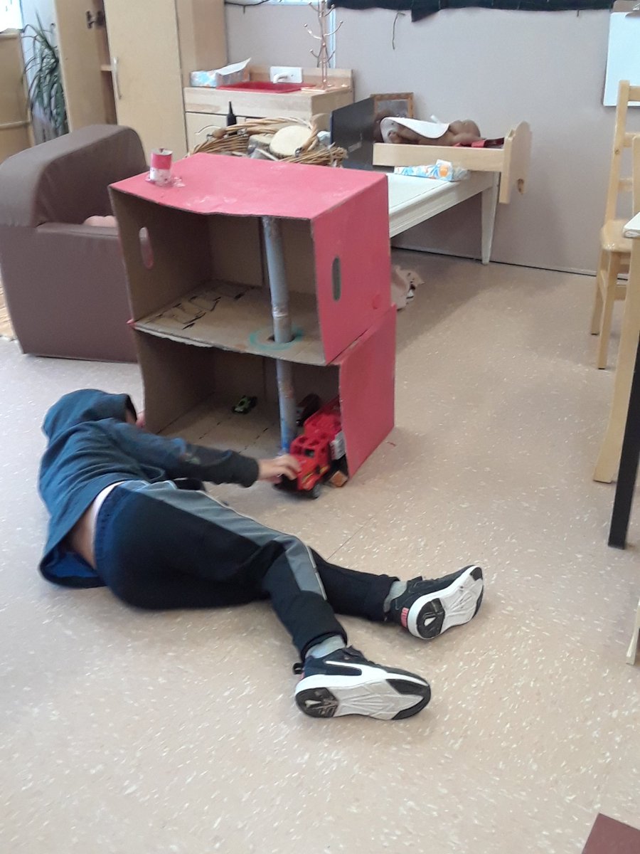 LohnesFreeman's tweet photo. #itsnotabox it's a fire station and a pig pen. https://t.co/9nPsex93md