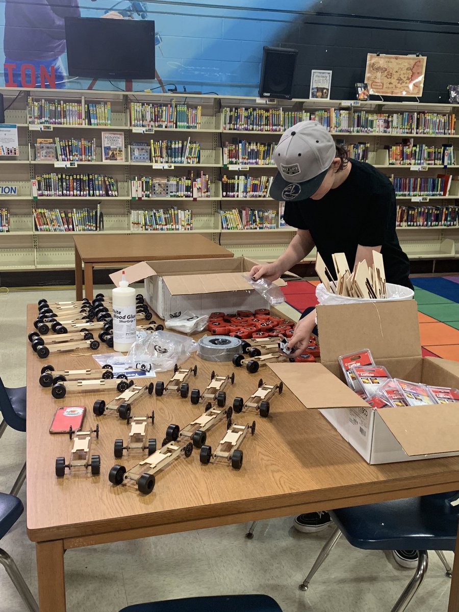 Thankful for summer helpers! We are ready for Monday! <a href="/HCPSLopezElem/">Lopez Elementary</a> <a href="/LMSK5/">John Milburn</a> <a href="/hubofschool/">HCPS Library Media</a> <a href="/KennethGay10/">KRG</a>