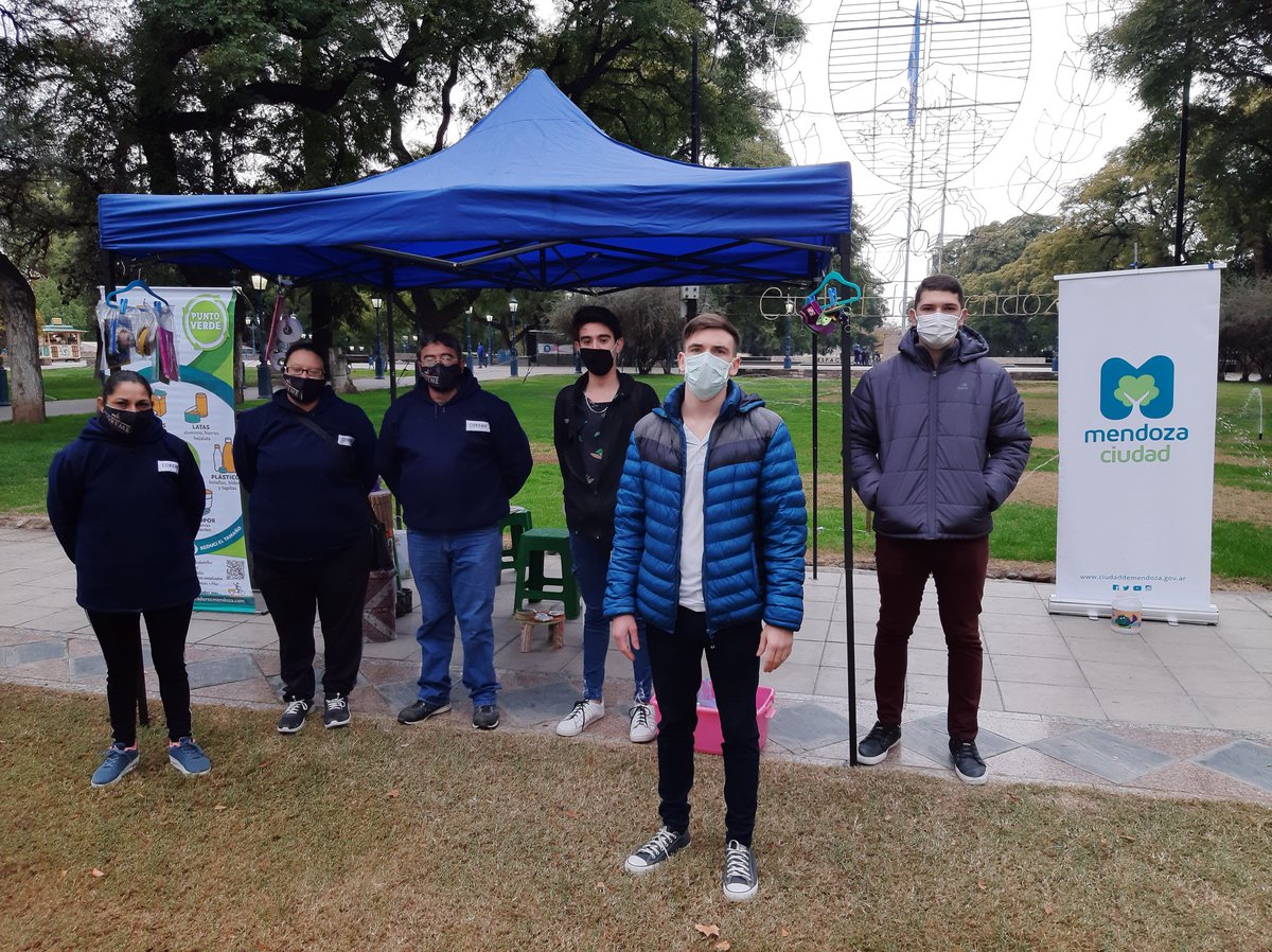 Acompañamos la campaña 'Una Mendoza Más Sustentable', organizada por la @ciudaddemendoza y COREME.

Recibiendo residuos RAEE y secos que los vecinos/as nos acercaban, para promover la recuperación de estos materiales.♻️👏🏼

@UlpianoSuarez 
@RubenZavi 
@SebasFermani 
#TripleImpacto