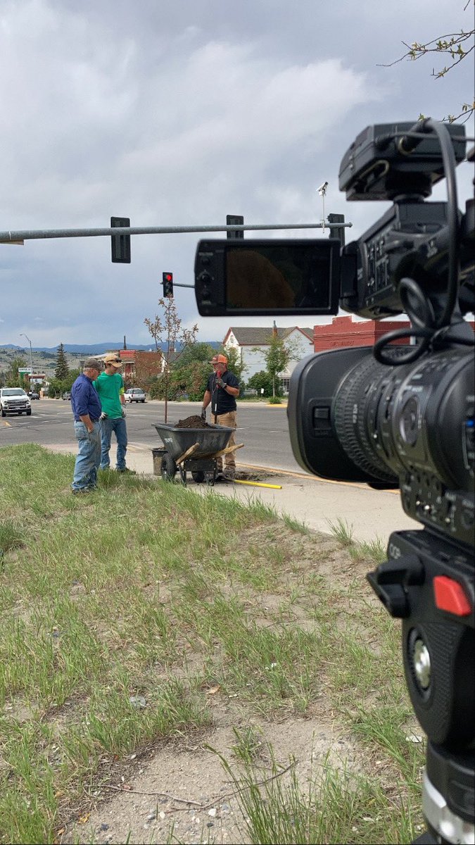 Just a genuine Butte moment — Alpine Tree Services was volunteering time to plan new trees on Montana St. 

Within minutes this man walked up, “do you need any help?” 

Our community is something special. 💕 #mtnews #montanamoment #believeinbutte
