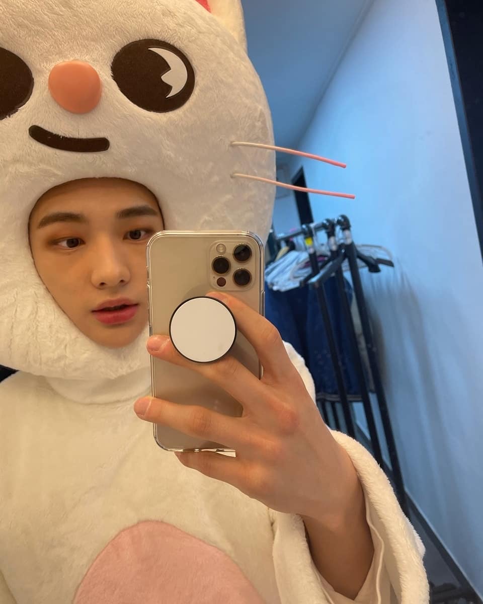 SukyGg's tweet photo. Stay, si antes no hacíamos difusión por respeto a los chicos que estaban en Kingdom,  pero el programa ha terminado.

No duden en difundir y exigir a la empresa información sobre Hwang Hyunjin 

WE NEED A RESPONSE‼️
STRAY KIDS ARE 8 
#WhereIsHyunjin 
#JypExplain 
@jypnation https://t.co/3yWg9KWJPL