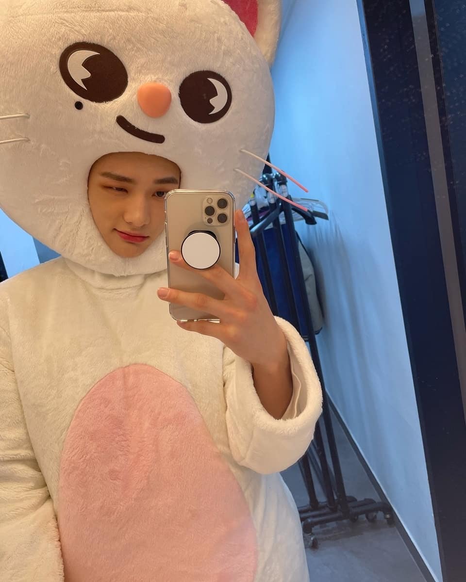 SukyGg's tweet photo. Stay, si antes no hacíamos difusión por respeto a los chicos que estaban en Kingdom,  pero el programa ha terminado.

No duden en difundir y exigir a la empresa información sobre Hwang Hyunjin 

WE NEED A RESPONSE‼️
STRAY KIDS ARE 8 
#WhereIsHyunjin 
#JypExplain 
@jypnation https://t.co/3yWg9KWJPL
