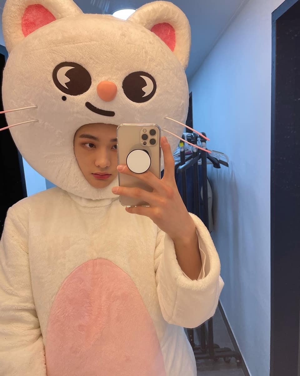 SukyGg's tweet photo. Stay, si antes no hacíamos difusión por respeto a los chicos que estaban en Kingdom,  pero el programa ha terminado.

No duden en difundir y exigir a la empresa información sobre Hwang Hyunjin 

WE NEED A RESPONSE‼️
STRAY KIDS ARE 8 
#WhereIsHyunjin 
#JypExplain 
@jypnation https://t.co/3yWg9KWJPL