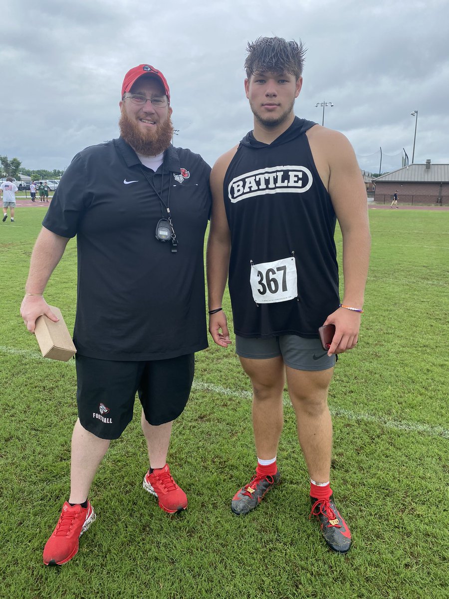 hunterh2023's tweet photo. Thankful I got to go to the junior day camp in Nashville yesterday . I met a lot of great coaches. @CraigYeast @CoachMikeHarris @Coach_Jay53 @MrCoachCraney  @RollinsTerrell @tntop100 @CSmithScout @TNGridironScout @NatlPlaymkrsAca @sportsthread https://t.co/L85vryFiGU