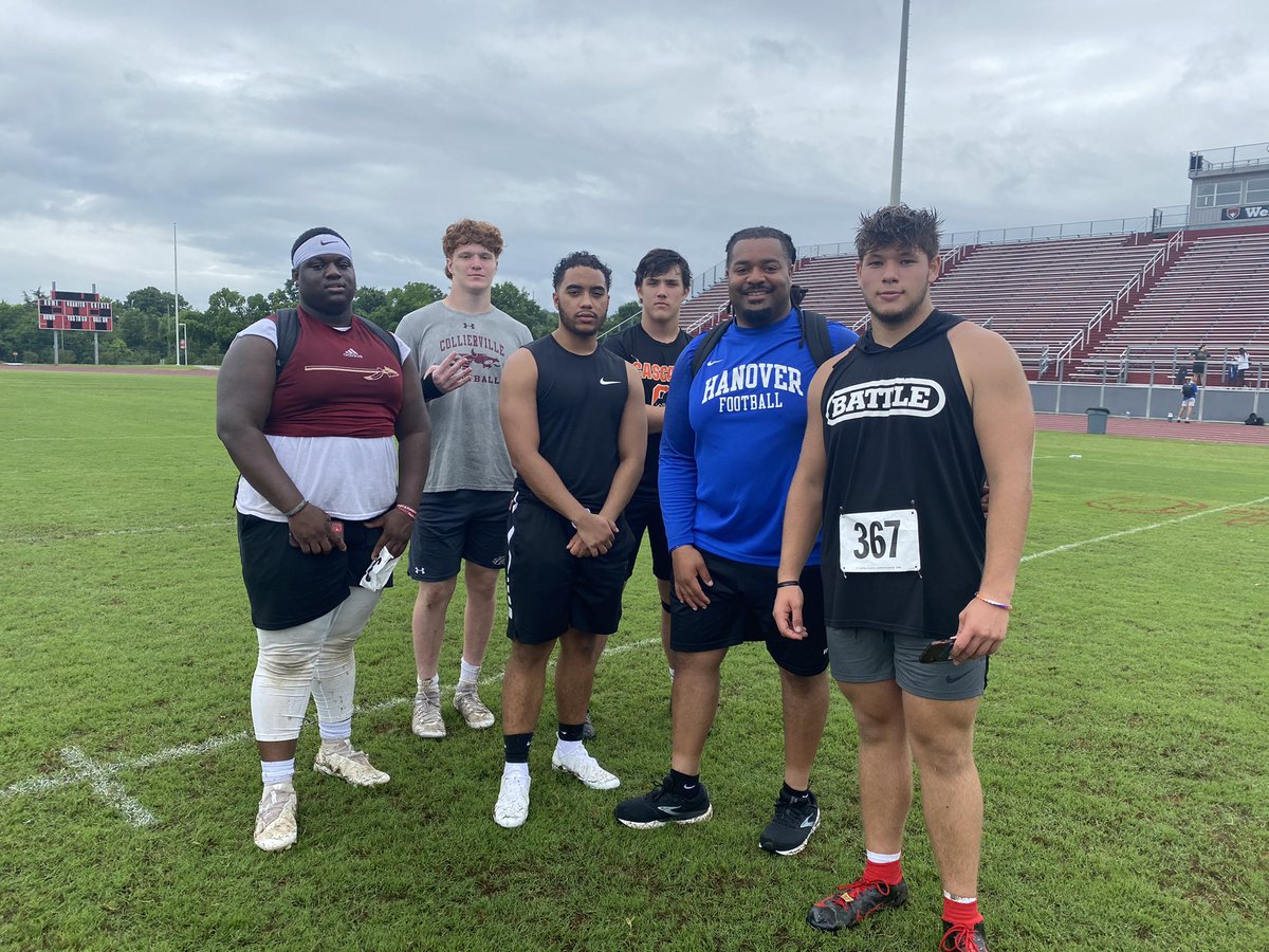 hunterh2023's tweet photo. Thankful I got to go to the junior day camp in Nashville yesterday . I met a lot of great coaches. @CraigYeast @CoachMikeHarris @Coach_Jay53 @MrCoachCraney  @RollinsTerrell @tntop100 @CSmithScout @TNGridironScout @NatlPlaymkrsAca @sportsthread https://t.co/L85vryFiGU