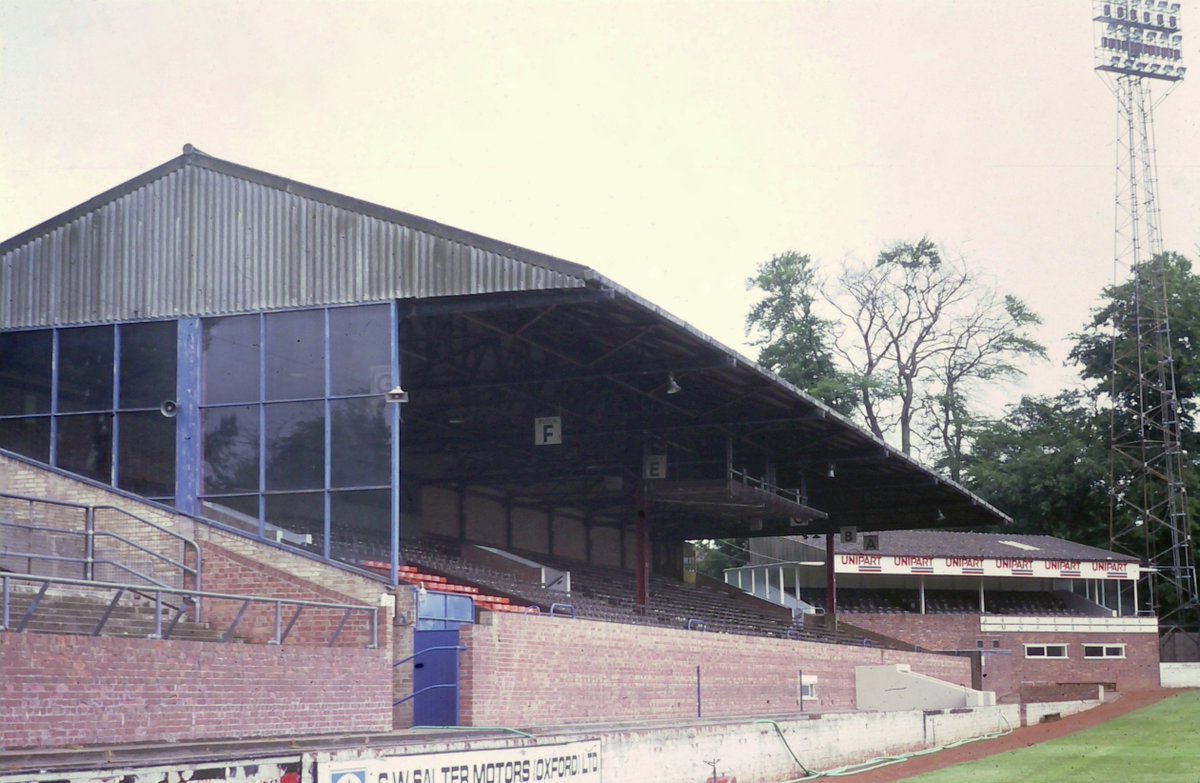 Groundtastic's tweet photo. Some 1970s and 1980s views of Oxford United's Manor Ground, which the club left twenty years ago. Pics Bob Lilliman. https://t.co/DJiz3XjKlr
