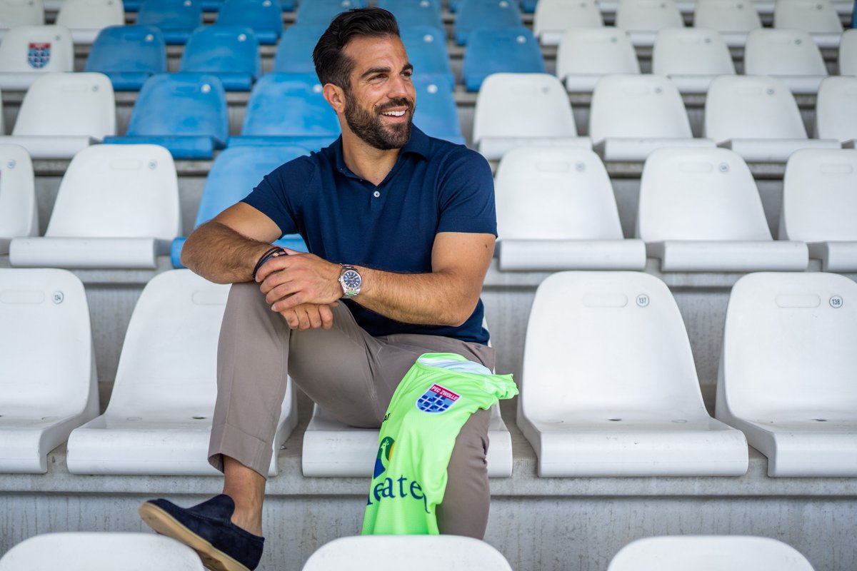 Mike Willems: ,,Met Kostas halen we een uitstekende keeper en een echte winnaar in huis. Het afgelopen seizoen heeft hij zich nadrukkelijk bij ons in de kijker gespeeld. Oa door zijn uitstekende reflexen, meevoetballende kwaliteiten en de punten die hij voor RKC heeft gepakt.