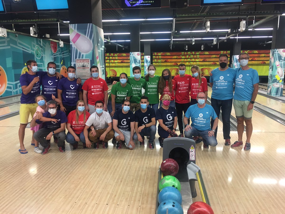 bcnsalutgames's tweet photo. Grup C de #bowling als @bcnsalutgames 2021. Els equips de #ghbenitomenni @hbellvitge @hospitalclinic @Intercomarcal i @SJDbarcelona_es participen per @la_marato #cuidam @caritasbcn #tauletesperoncologia. Moltes gràcies per la vostre #solidaritat https://t.co/BjnATRPEtP
