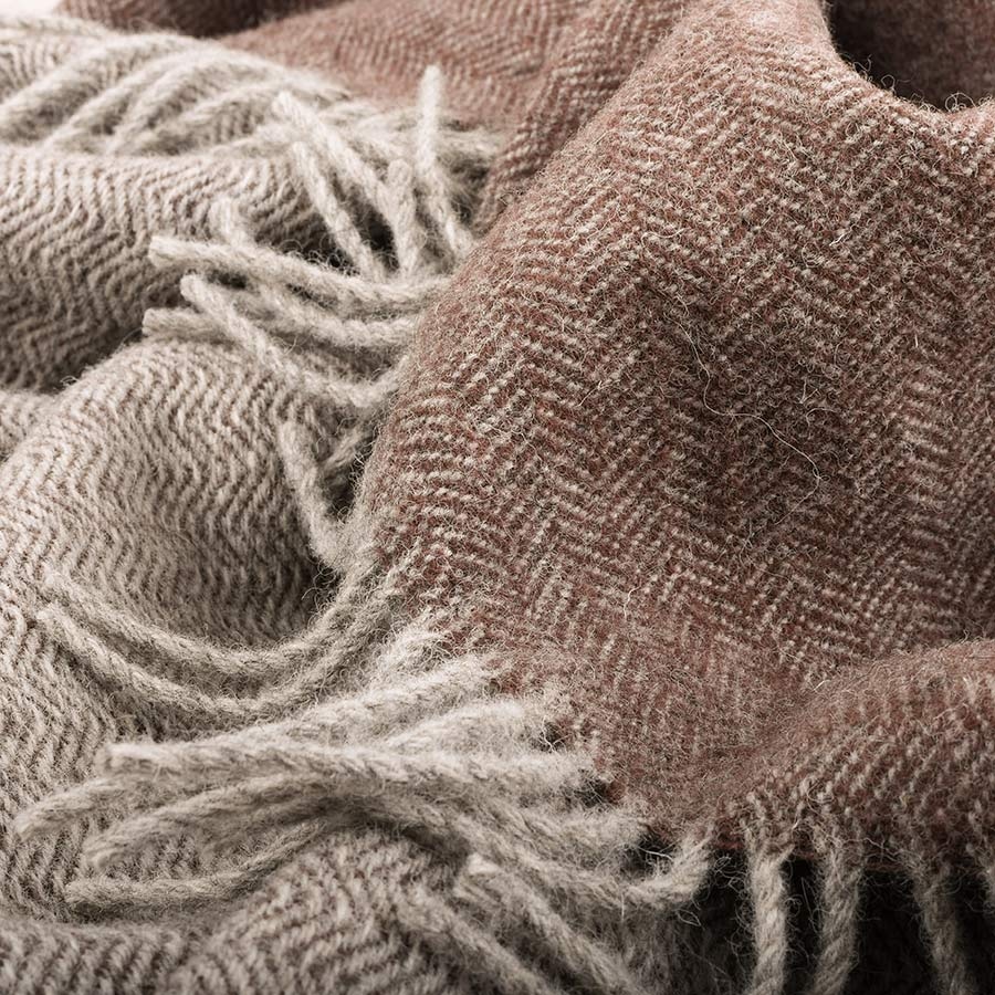 SkyeWeavers's tweet photo. Looking forward to a haircut? 🐑  It's nearly shearing time which means lots more lovely fleece for our #SkyeWool range of tweeds and throws #choosewool https://t.co/tQYc0eDmEz https://t.co/ZmK0GEctjq