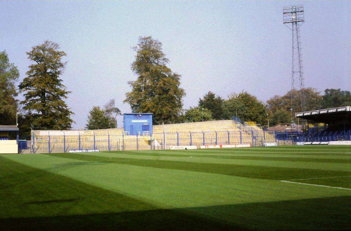 Groundtastic's tweet photo. Some 1970s and 1980s views of Oxford United's Manor Ground, which the club left twenty years ago. Pics Bob Lilliman. https://t.co/DJiz3XjKlr