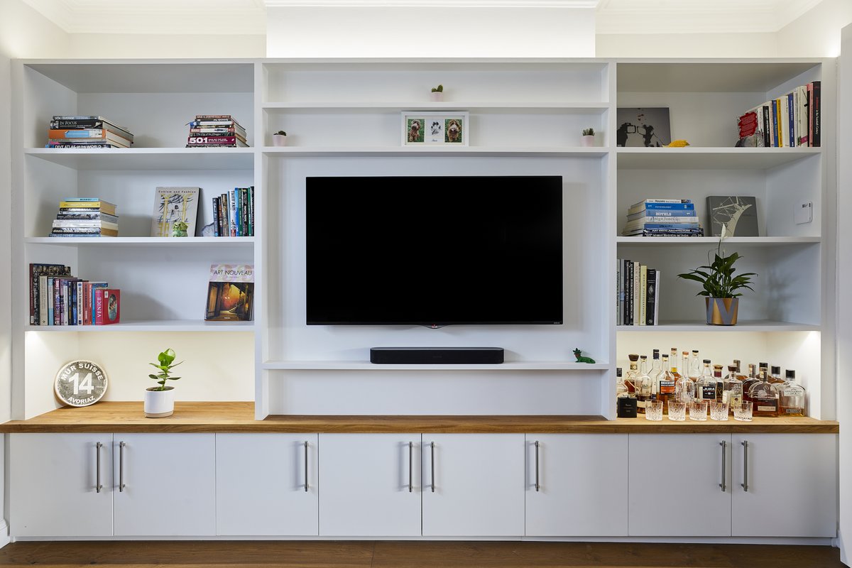 Congratulations to <a href="/CalamEarl/">Earl & Calam Design and Build</a> on winning the Large #Renovation Project award at the London #MBAwards for transforming a leaky &amp; poorly maintained period property into a modern, efficient home complete with energy-saving technology, achieving a 70% reduction in air leakage 🌎 🍃