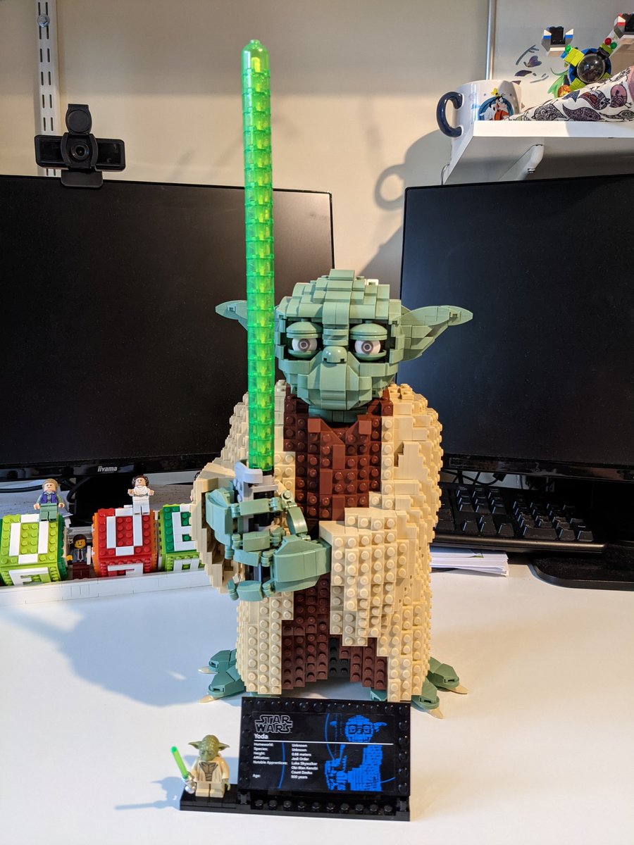 zeetha's tweet photo. Complete he is, behave you must! 😂😂 #yoda #starwars #lego #FunWithBricks https://t.co/U0NChQVc4b