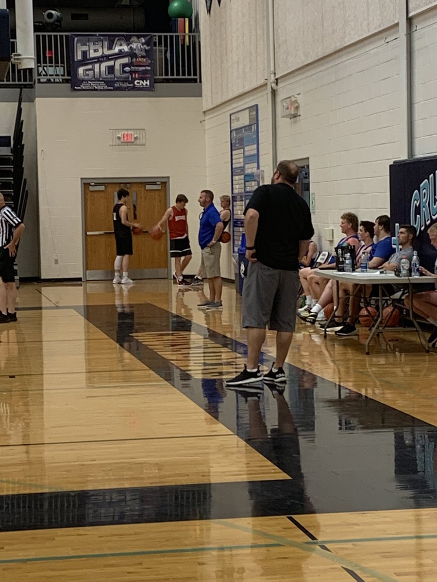 coachwemhoff's tweet photo. We have @RfullerFootball coaching hoops for St. Paul now we just need @TJNielsen9 to coach at Lakeview for this matchup to be complete lol #runveer https://t.co/WTxxXOrOgH