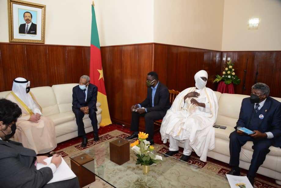 CabinetPsenat's tweet photo. S.E.M NIAT NJIFENJI MARCEL, President du Sénat, a reçu en audience S.E ABDULAZIZ ALBISHER, Ambassadeur du Koweït au Cameroun.
Ambiance chaleureuse
#MarcelNiatNjifenji
#Koweït https://t.co/F1WPdlyFtf