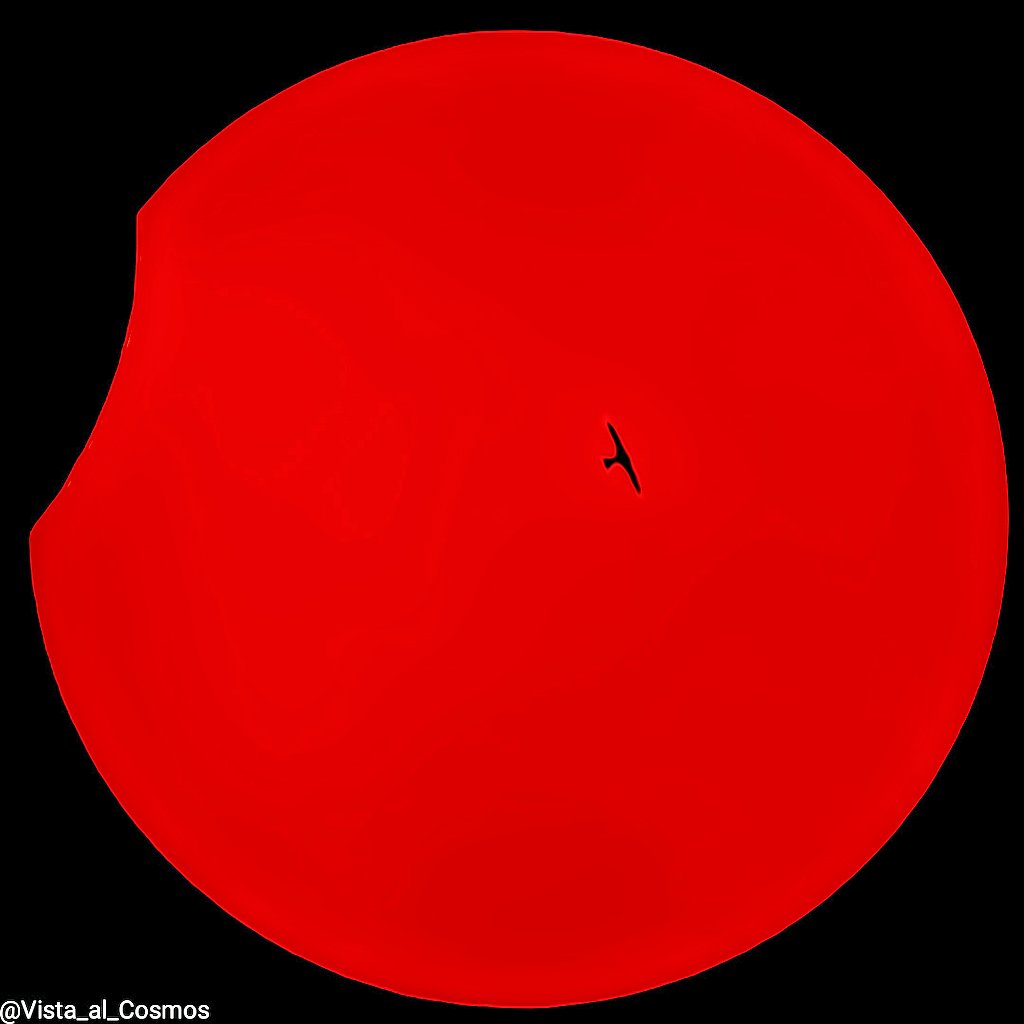 Vista_al_cosmos's tweet image. Aquí os traigo mi aporte del eclipse con algún invitado🤦😆
Desde mi ubicación el eclipse fué parcial, la Luna cubrió sólo un 2% del Sol.
#Eclipse 
#Eclipse2021 
#EclipseSolar 
#cielosESA 
#FelizJuevesATodos