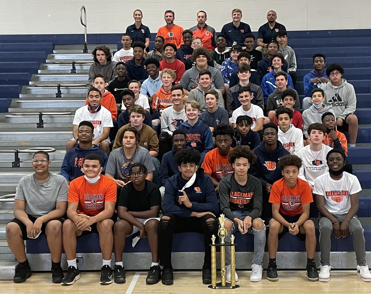 .@WGNSSports awards 2020-2021 Middle School All Sports Trophies @OMS_Chargers takes overall trophy and @SiegelMiddle earns girls trophy, while @BlackmanMiddle claims boys trophy LINK: wgnsradio.com/article/68154/…