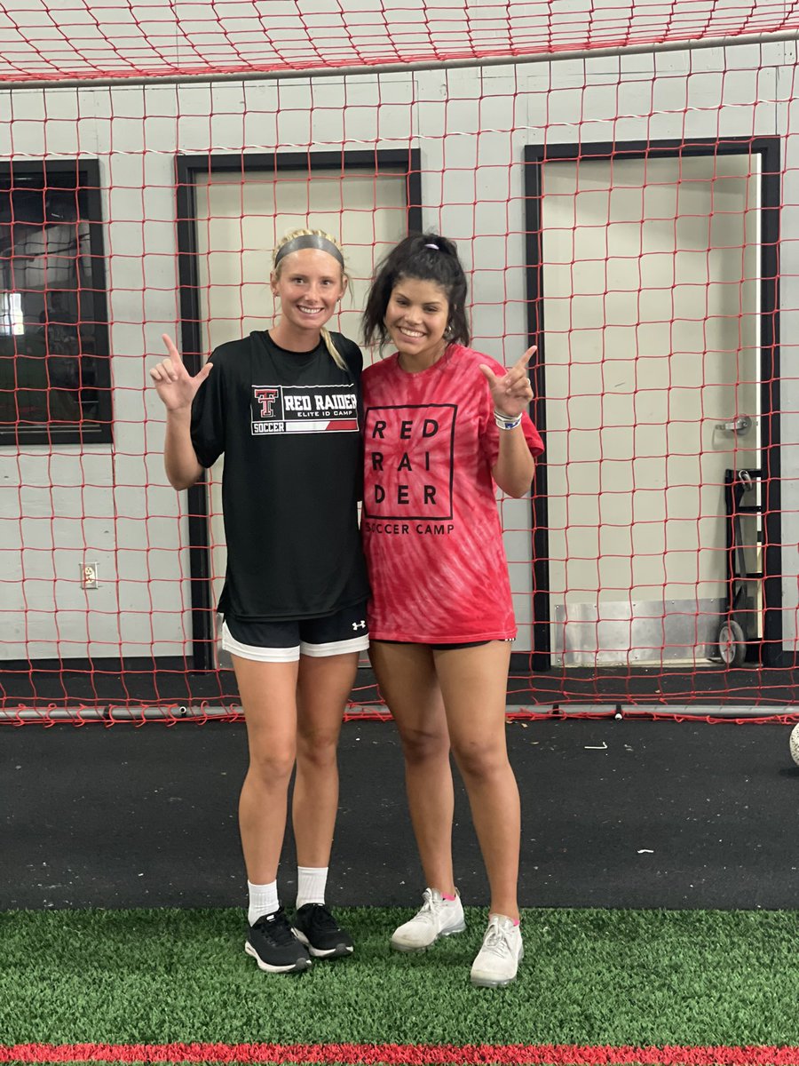 Jadab_05's tweet photo. @kirstendavis22 is a rockstar and an idol in one, can’t wait to see her continue to do big things! @TexasTechSoccer https://t.co/bXDQyWf7zw