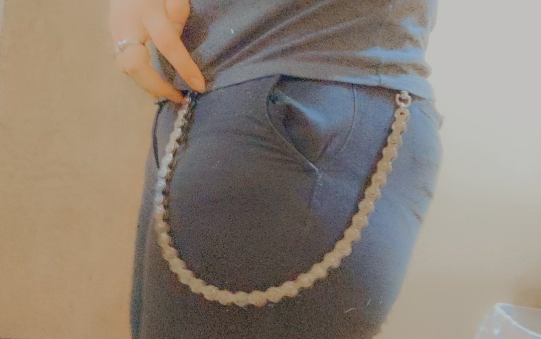 PunkGobin's tweet image. When you're trying to be alt but work at a bike shop, may I introduce the bike chain lmao