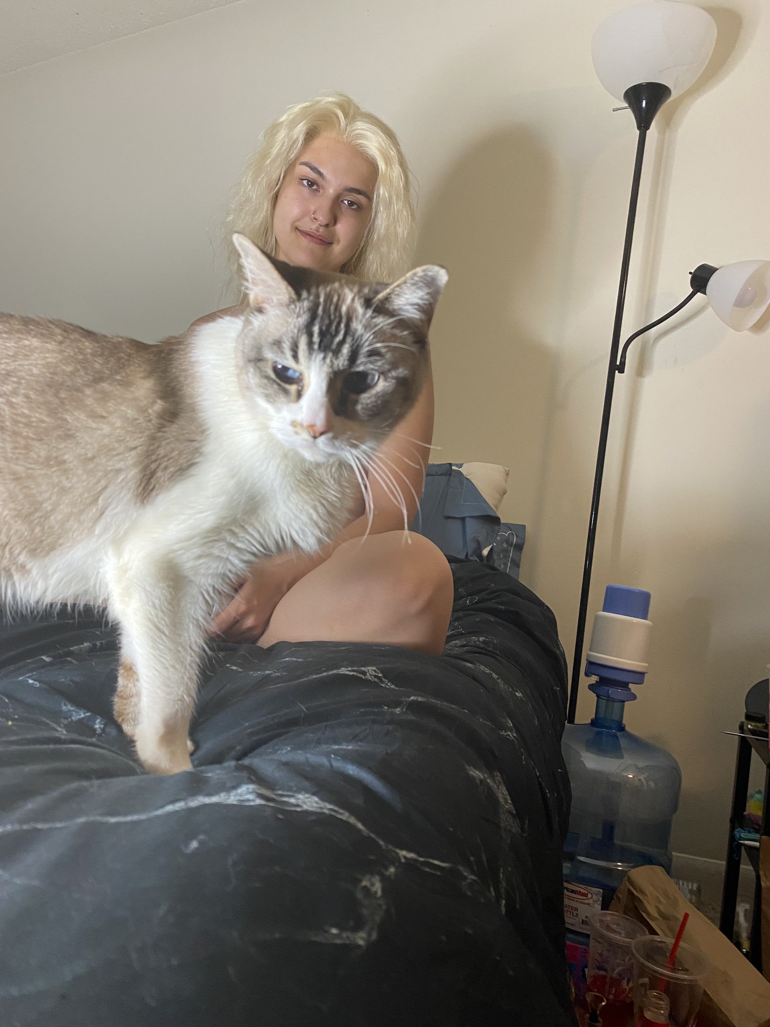 2 pic. this is what happens when I try to work https://t.co/onYKi2Dvuq