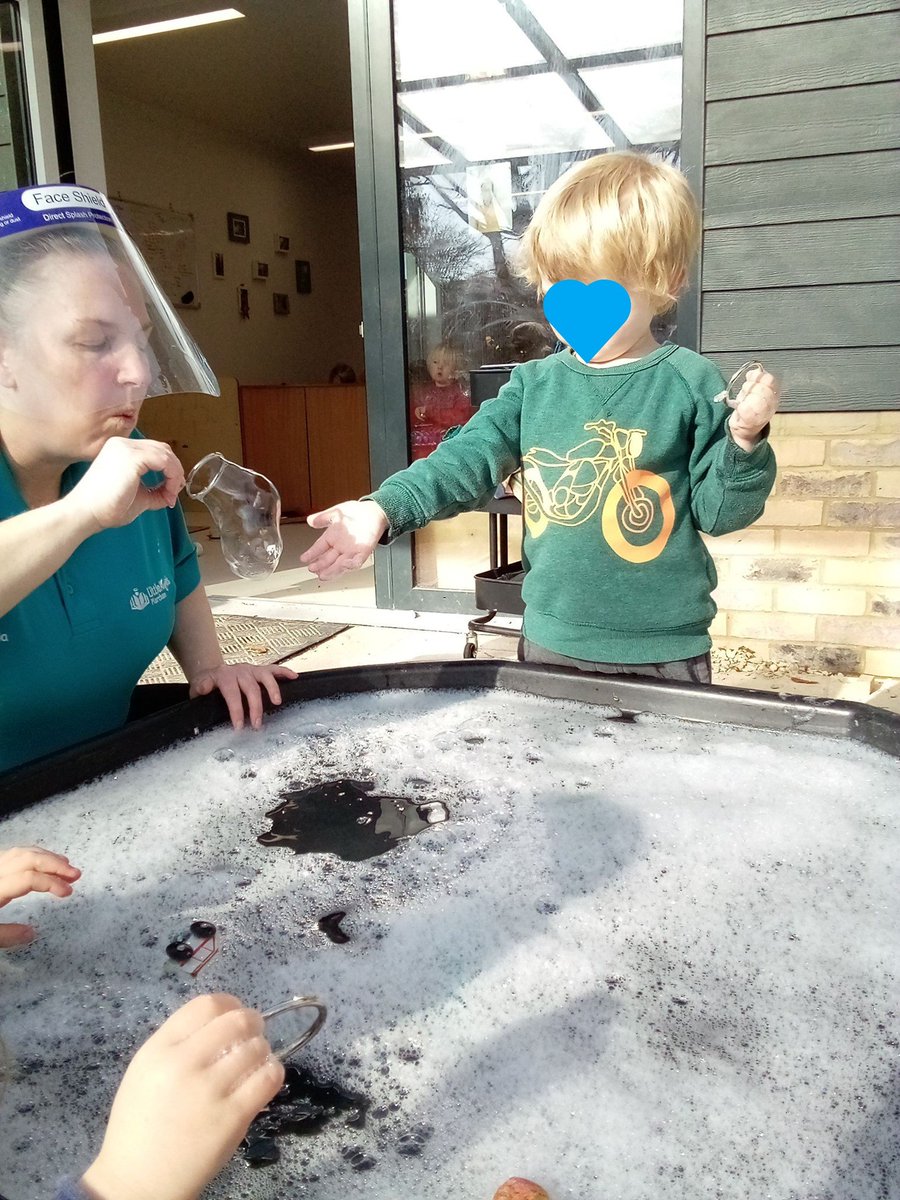 Just 3 weeks left to submit your stories of 'Not working from home' !

Visit the project website to browse the entries essential workers have sent so far, and submit your own: notfromhome.omeka.net

Several more awards of £100 await you 🏆🏆🏆🏆

Here is a recent favourite: