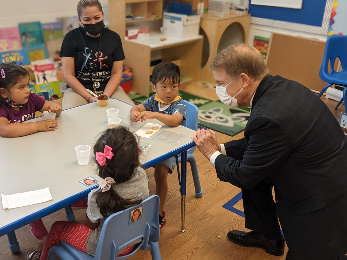 MainStreetCDC's tweet image. This morning Main Street was the host of an important conversation on the current state of #earlychildhoodeducation. We were honored to welcome @GerryConnolly and others concerned with the education of young children. Thank you for your supporting our families!