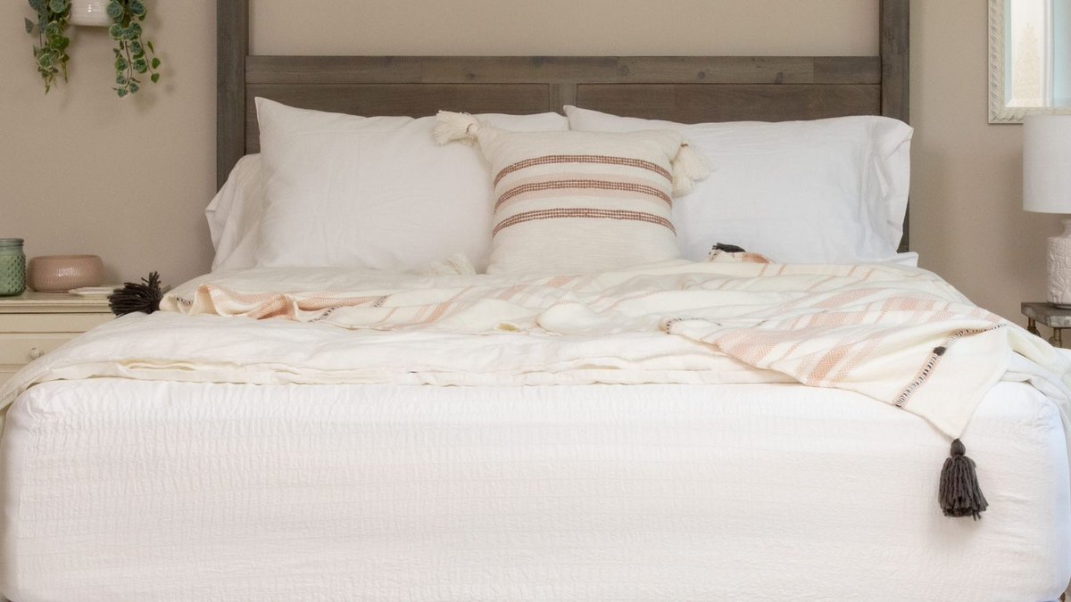 LinenFit's tweet image. Our #sheets fit the needs of any sleeper. #Explore our collection and find the #fit you’re looking for.