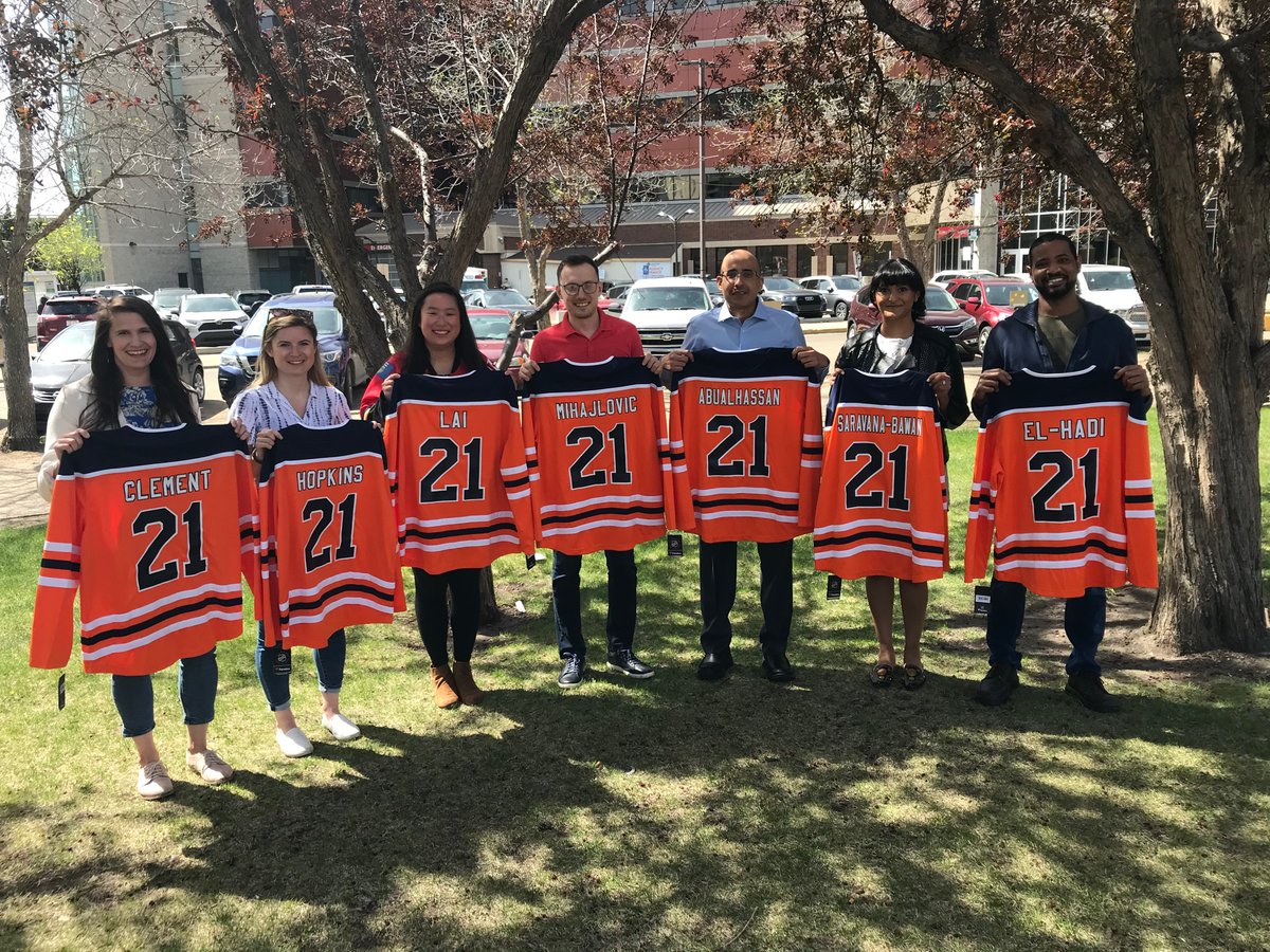 drjjhopkins's tweet image. Excited to celebrate with all these newly minted general surgeons and to see all the amazing things they will do in their careers! #FRCSC @UAlbertaSurgery