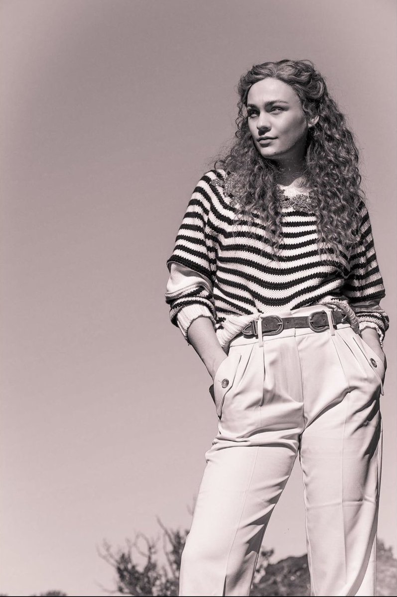 ⁺˚*•̩̩͙✩•̩̩͙*˚⁺‧͙⁺˚*•̩̩͙✩•̩̩͙*˚⁺‧͙⁺˚*•̩̩͙✩•̩̩͙*˚⁺‧͙

  “ 𝐀𝐫𝐞𝐧'𝐭 𝐭𝐡𝐞 𝐬𝐭𝐚𝐫𝐬 𝐟𝐚𝐬𝐜𝐢𝐧𝐚𝐭𝐢𝐧𝐠? "

               𝐏𝐑𝐎𝐅𝐄𝐒𝐒𝐎𝐑 
            𝐀𝐙𝐀𝐙𝐄𝐋 𝐌𝐎𝐎𝐍

           𝐀𝐬𝐭𝐫𝐨𝐧𝐨𝐦𝐲 𝐄𝐱𝐩𝐞𝐫𝐭