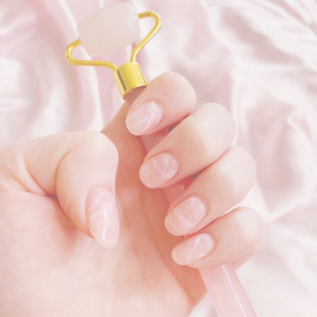 blushballerina's tweet photo. Loving my rose quartz nails 🎀💎🌸 #rosequartz #rosequartznails https://t.co/YQA1FtTLBx