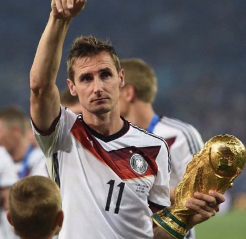 Happy belated birthday Miroslav Klose!  Get well soon miro! 11 for lyfeeeee 