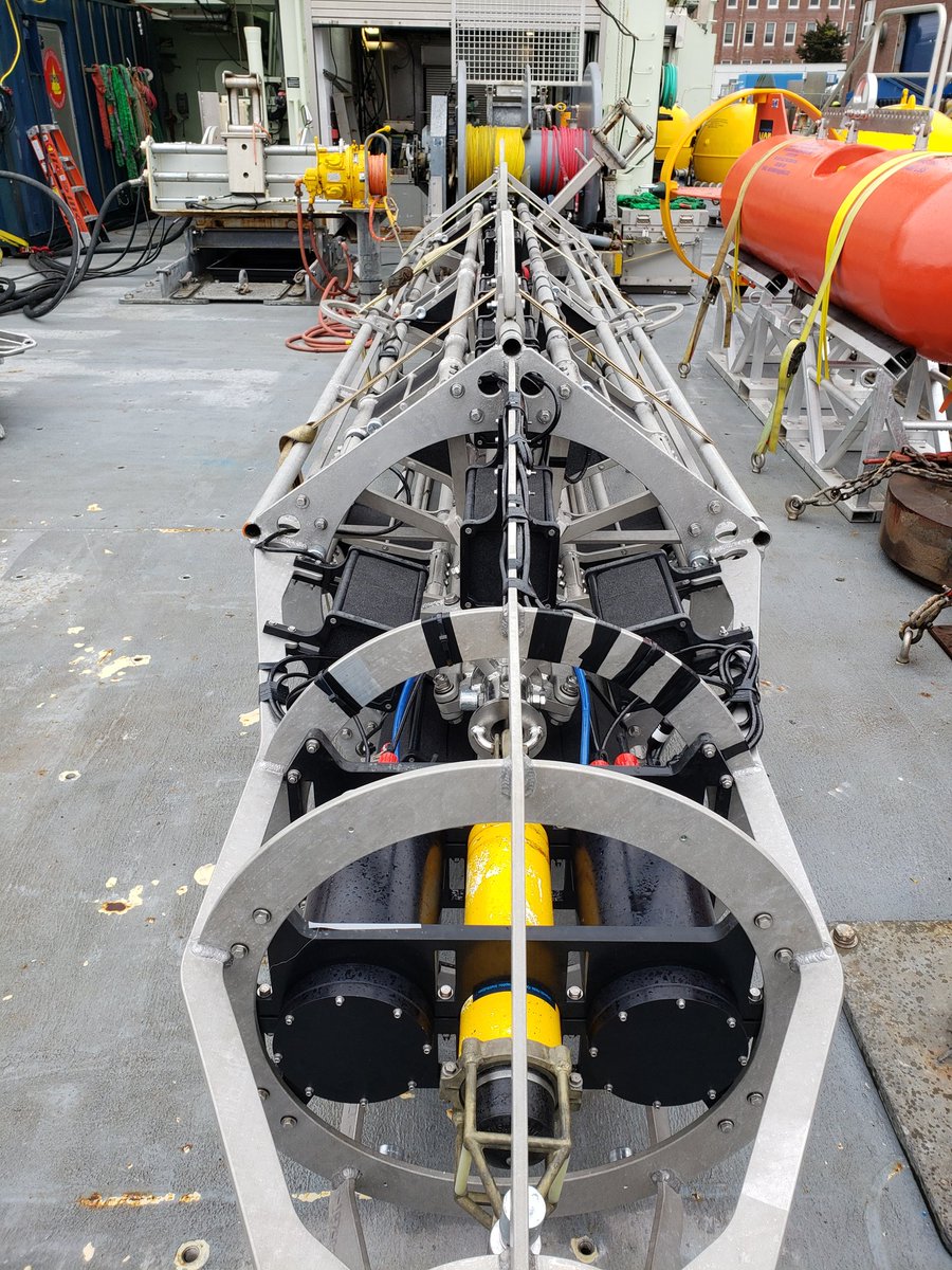 rv_neil's tweet image. Acoustic Telescope. It's in the water now on YT Lin's #TFO #NESBA cruise.