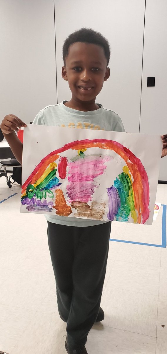 MsYousefTweets's tweet photo. It's been a busy week in first grade. Monday was painting day. So many rainbows! 🌈 https://t.co/mthINa6Ub5