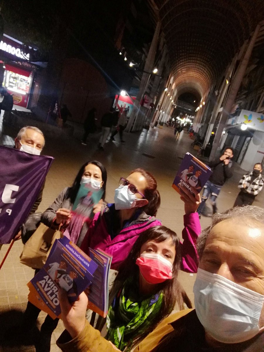 arqmneira's tweet photo. #Metrazo #BanderaKO #Volanteo en #Providencia por @karina_ol gran recepción ✊🏽👓💃‼️ https://t.co/3S2ixEz5MZ