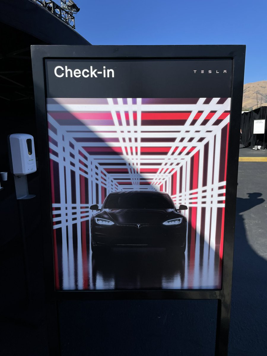 Tesla Raj tweet media