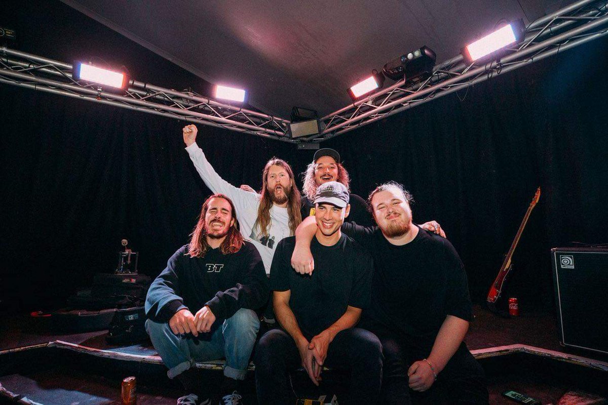 SlyWithers's tweet image. We are so happy to give to you our new album 'Gardens', we hope you enjoy it. Here's us at the stroke of midnight celebrating. This album is yours now 💕🥀 slywithers.lnk.to/Gardens