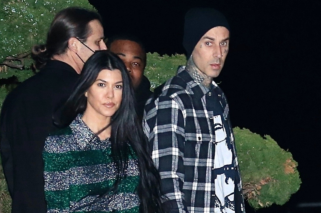 Travis Barker can't stop braiding Kourtney Kardashian's hair KUWTK