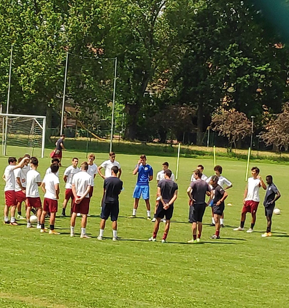 MP_FootballSc's tweet photo. ☀️⚽️ Altra giornata di prove... @MP_FootballSc @MatteoPedrosi #scouting #scoutingtime #calciogiovanile #settoregiovanile #MPFootballScouting https://t.co/wFh8U0ZX0w