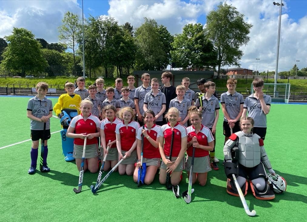 pegasushockey's tweet photo. Busy end of season for the #Peglets U13s and U11s enjoyed fun games with @instonianshc seahorses and the sun was out! #pegasusfamily♥️🏑♥️  @UlsterHockey https://t.co/zZs4OSs2uS