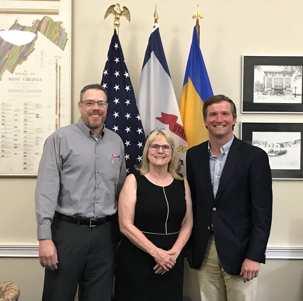 FruthPharmacy's tweet photo. #YourHometownFamilyPharmacy met yesterday with WV Delegate Moore Capito to discuss PBM issues in general, as well as proposed language around the ruling of house bill 2263. https://t.co/3iobV0bSDV
