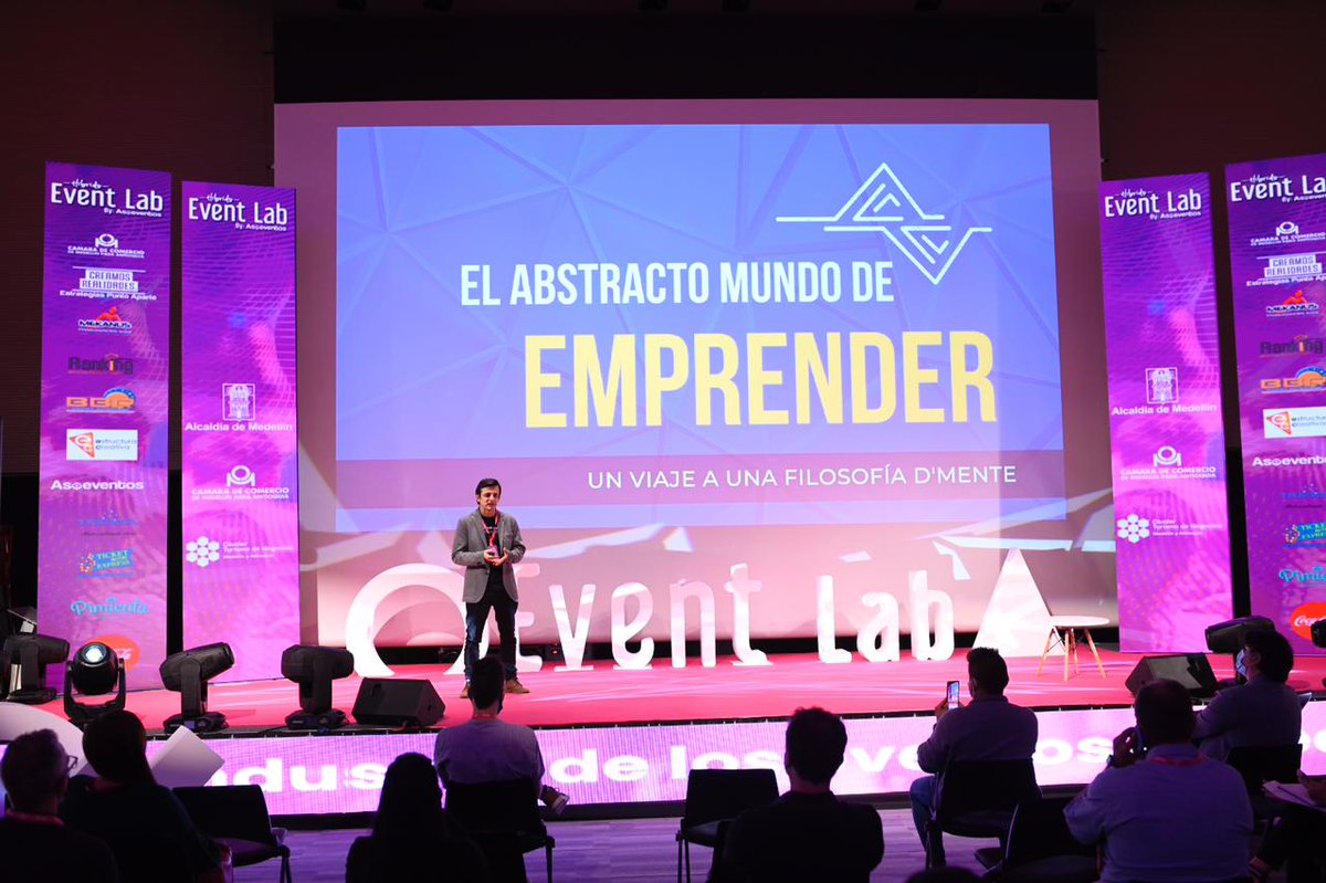 ASOEVENTOS's tweet photo. Avanza con éxito la última jornada de #EventLab2021.
En este momento nos acompaña Dany Muñoz, CEO de @estructuracrea, quien nos habla del abstracto mundo de emprender. 👩💼📈
#EventosConfiables #EventoDeEventos #ReactivaciónTotal https://t.co/zgThk8kIdh